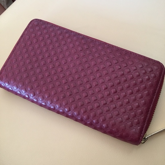 Marion Dimond Embossed Zip around Wallet - Picture 3 of 8